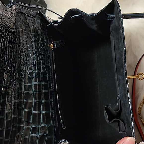 Genuine leather crocodile embossed bag - Picture 10 of 13